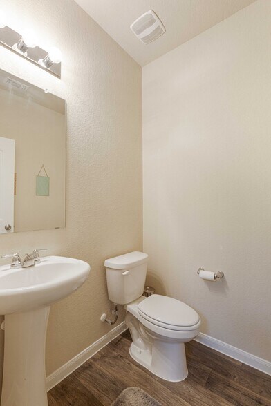 Downstairs Half Bath - 14000 Heidhorn Dr