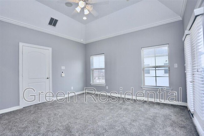 Building Photo - 114 Heights Blvd