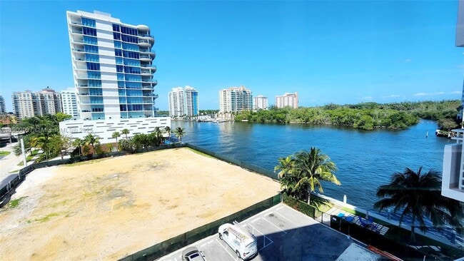 Building Photo - 888 Intracoastal Dr