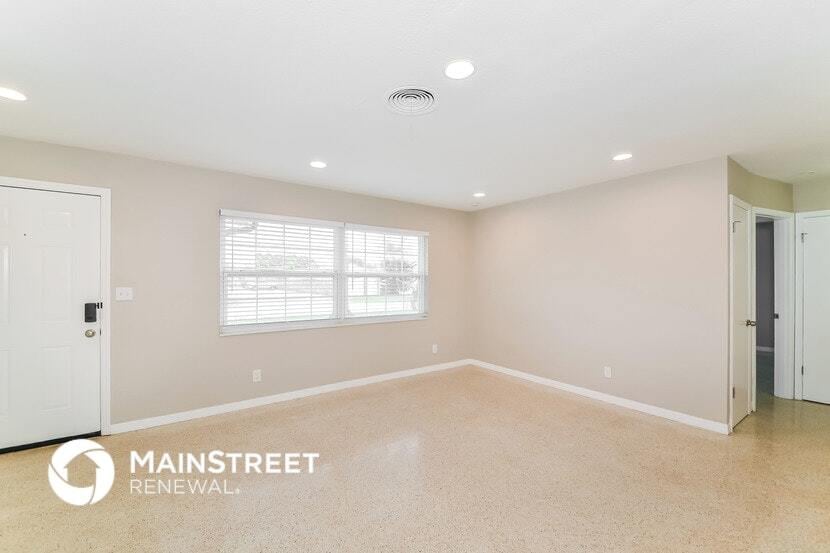 Building Photo - 5461 7th St S