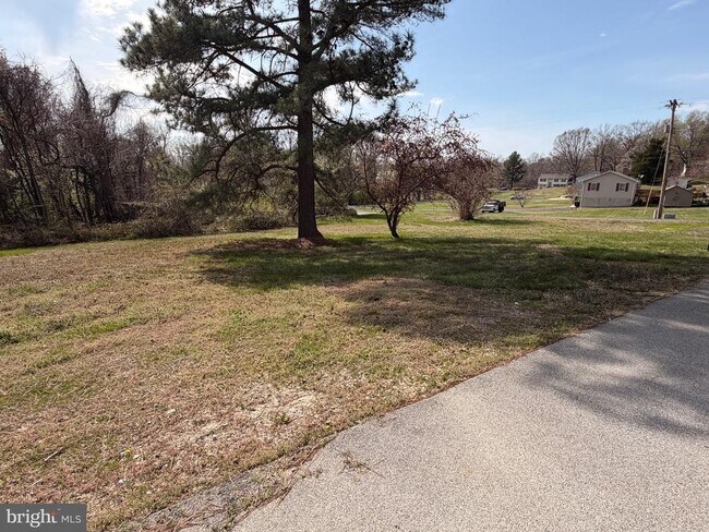 Building Photo - 7285 Clyde Jones Rd