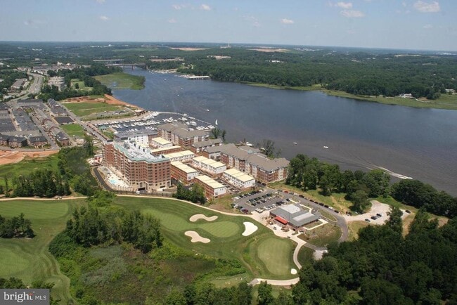 Building Photo - 981 Herons Run Ln