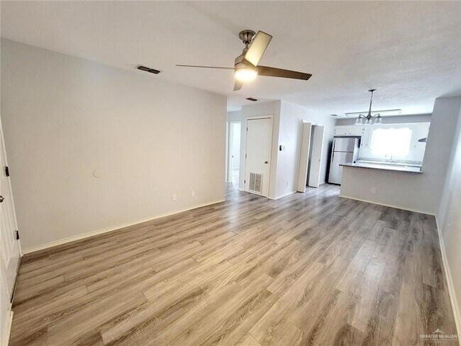 Building Photo - 417 E Ulex Ave