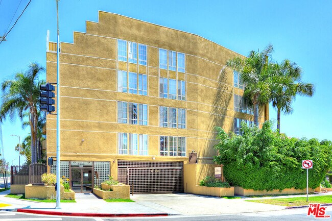 Primary Photo - 3600 Bagley Ave