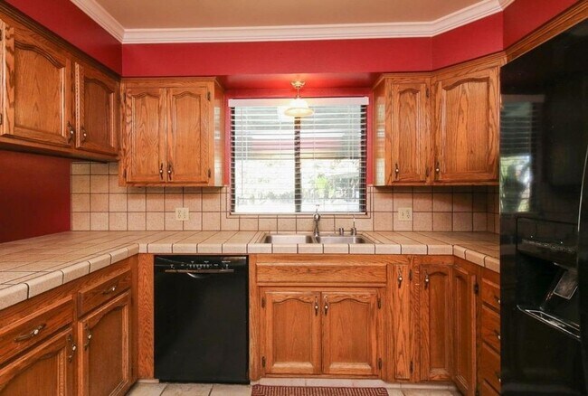 Building Photo - Clovis Ranch style 4 bedroom with Pool on ...