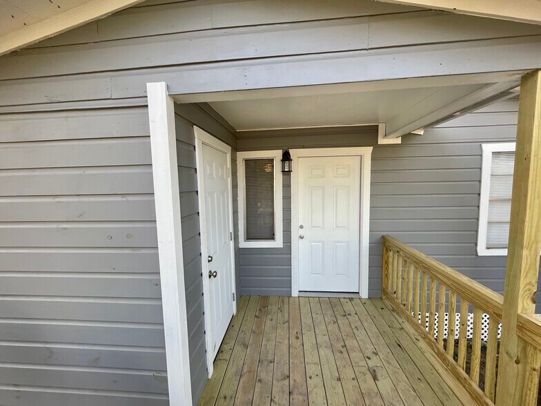 Rear Exterior - 676 W Robertson St