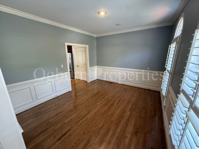 Building Photo - 4BR/2BA/2-0.5BA Custom Home in Greenbrier Farm!