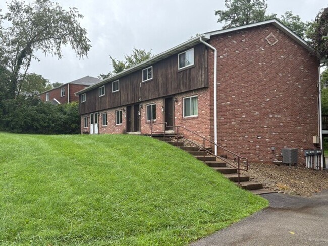 Building Photo - 649-655 Robbins Station Road
