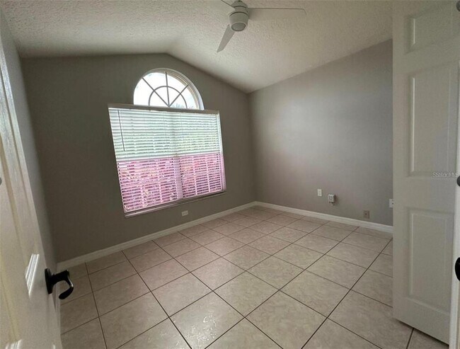 Building Photo - 10707 Flycast Cir
