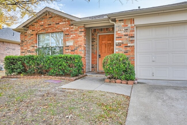 Building Photo - 2545 Prospect Hill Dr