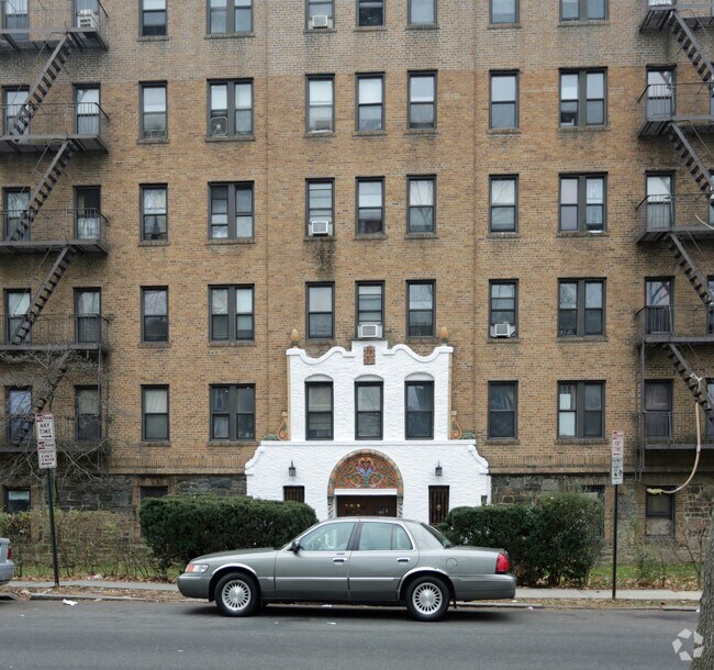 Building Photo - 56 Sheridan Ave