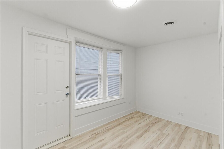 Building Photo - 2607 W Haddon Ave