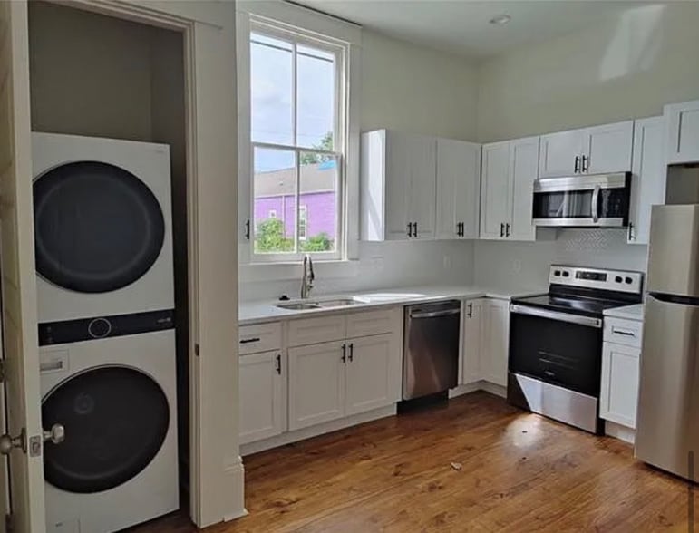 Building Photo - 1841 St Ann St.