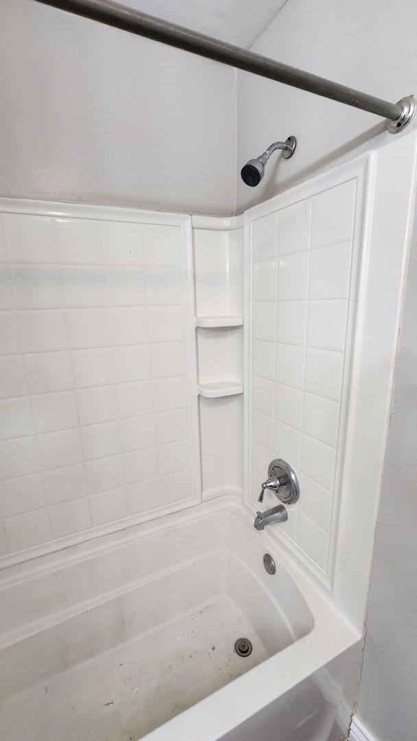 Building Photo - 4 bed 2 bath house in Edmond, OK next to UCO campus