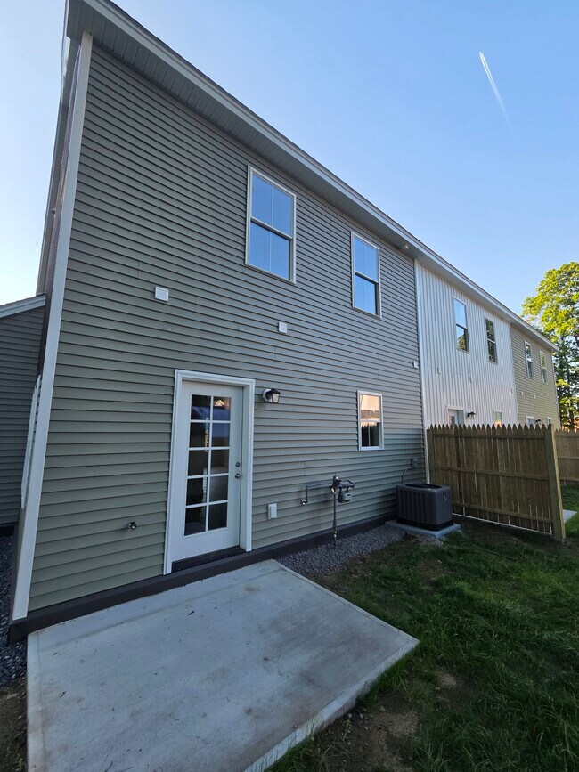 Building Photo - 12 Beaver Way