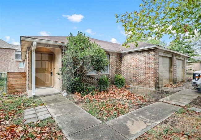 Primary Photo - 722 Prairie Creek Dr