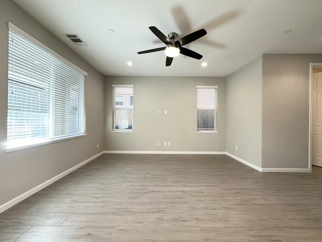 Building Photo - 6025 Palermo Way