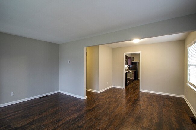 Building Photo - Completely Renovated 3 Bedroom 1 Bathroom Home