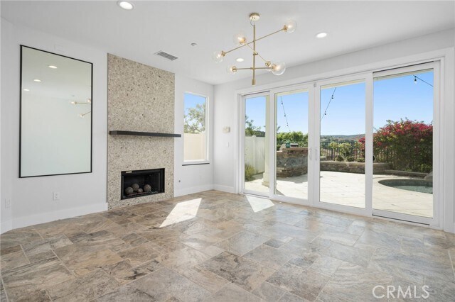 Building Photo - 55 Via Sonrisa