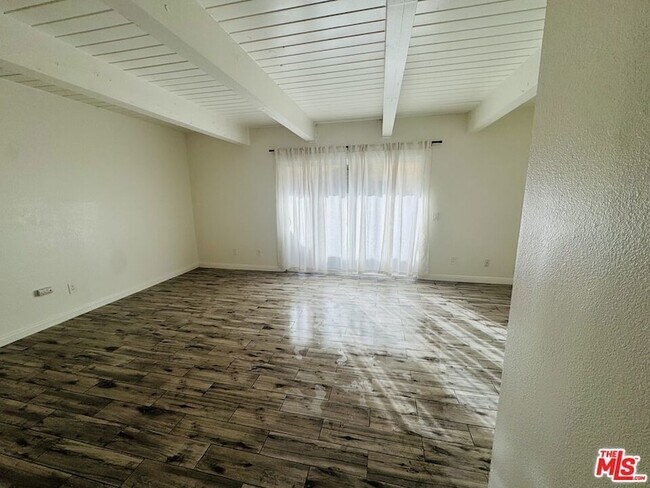 Building Photo - 43609 Stanridge Ave