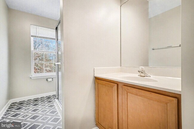 Building Photo - 5218 Drakes Ct