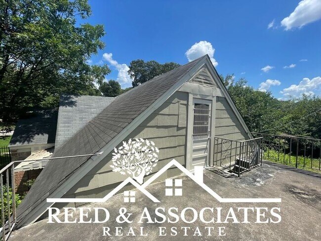 Building Photo - Updated Home Located in Berclair Area~