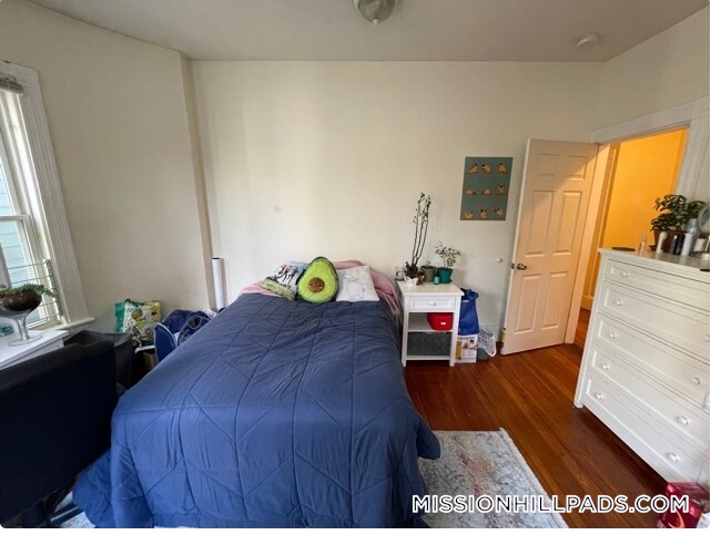 Building Photo - 8 Carmel St