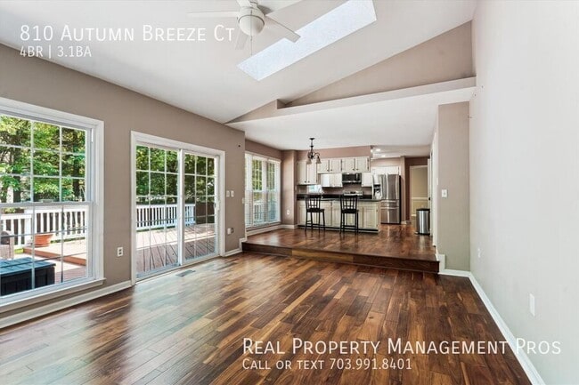 Building Photo - 810 Autumn Breeze Ct