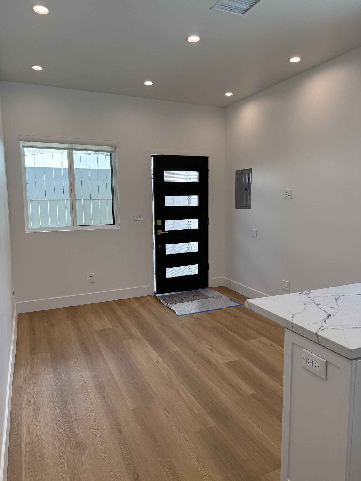 Building Photo - 6641 Glade Ave