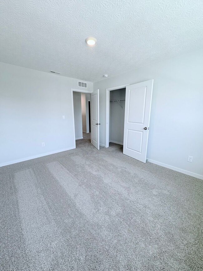 Building Photo - New Build 4-bedroom, 2.5-bath, Pet Friendl...
