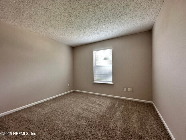 Building Photo - 2113 Fresco Dr