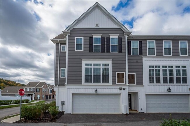 Building Photo - 2116 Westcott Ln