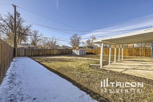 Building Photo - 825 Zion St