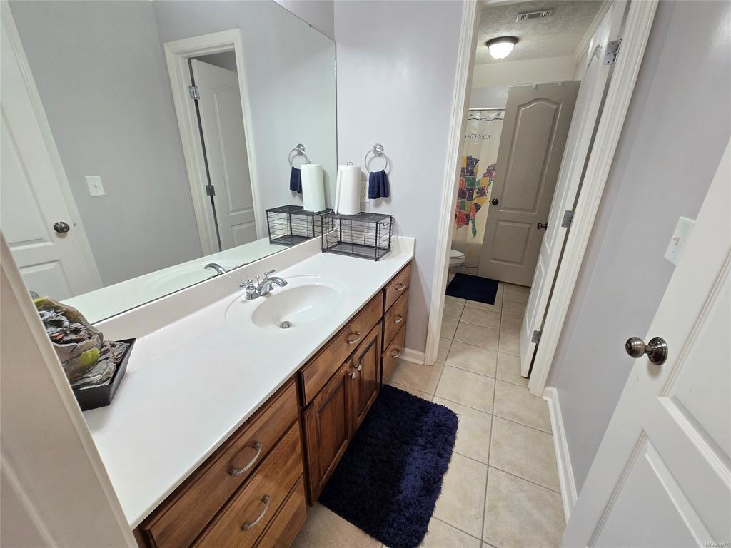 Building Photo - 310 High Pt Rdg