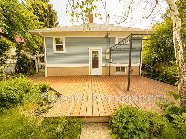 Building Photo - 2217 1st Ave S