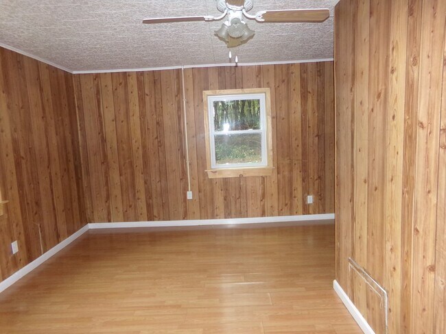 Building Photo - 35561 Belle Haven Rd