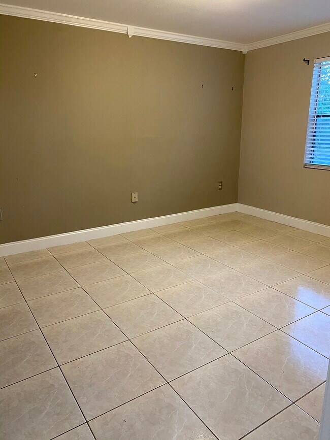 Master Bedroom - 3020 Parkway Blvd