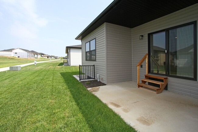 Building Photo - Awesome New Construction Townhouse