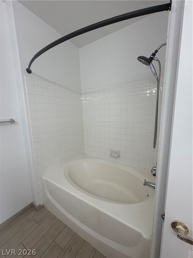 Building Photo - 1050 E Cactus Ave