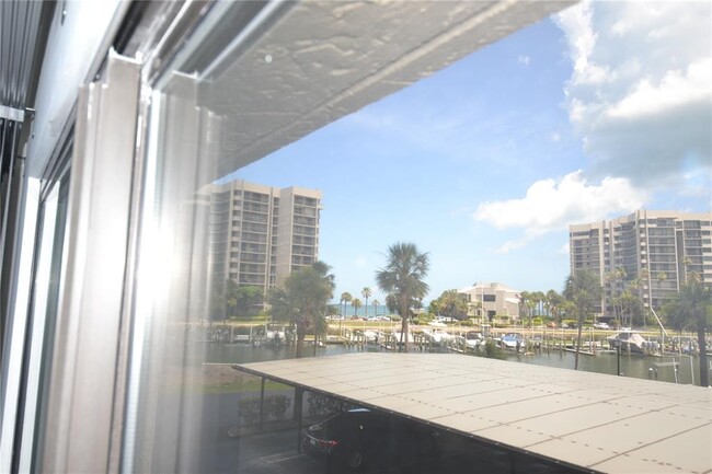 Building Photo - 1651 Sand Key Estates Ct