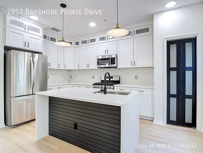 Building Photo - 2957 Bayshore Pointe Dr
