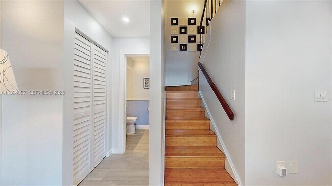 Building Photo - 6840 SW 45th Ln