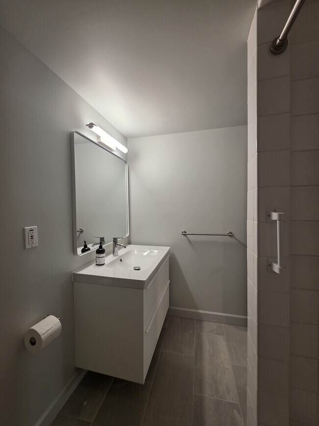 Building Photo - 963 Parkway Dr NW