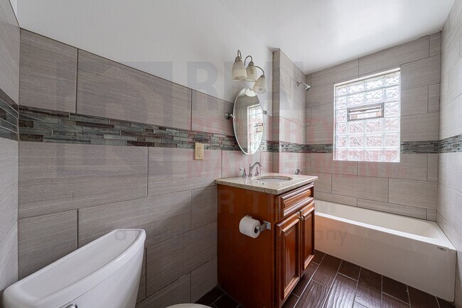 Building Photo - Convenience near Coventry