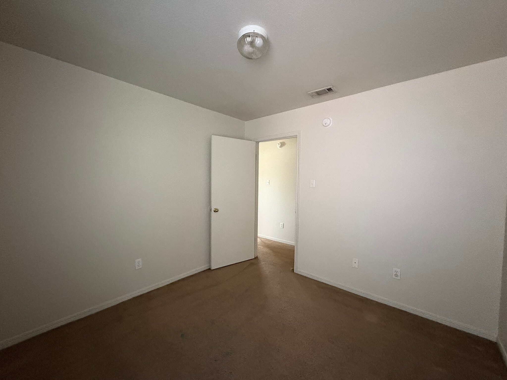 Building Photo - 330 S 40th St