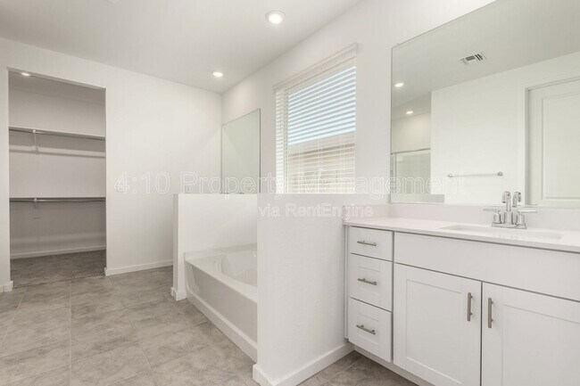 Building Photo - 35405 W Catalan St