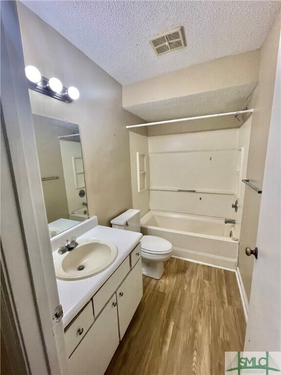 Building Photo - 104 Shoals Dr