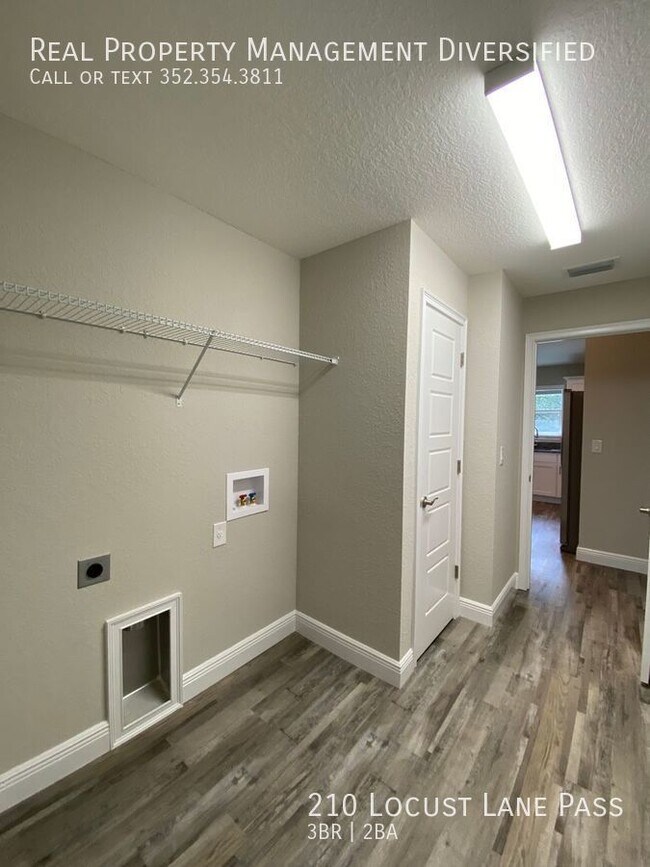 Building Photo - 210 Locust Lane Pass