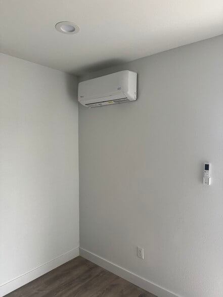 Building Photo - 1487 Claremont Pl