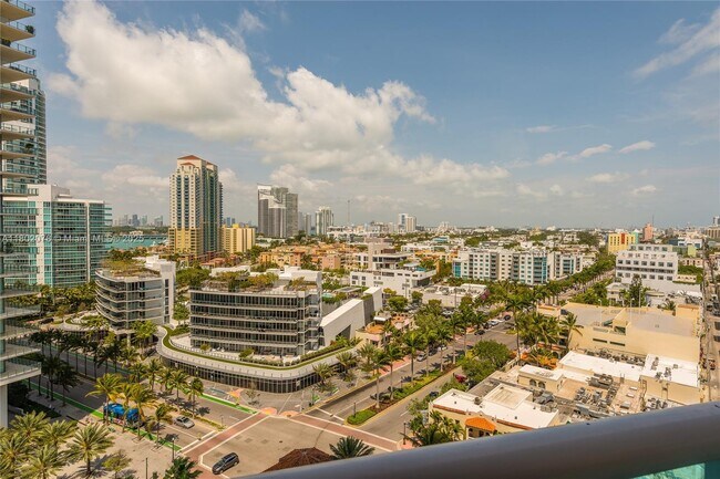 Building Photo - 300 South Pointe Dr